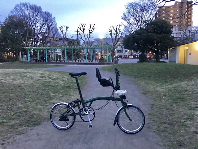 BROMPTON 社外グッズ】さあBROMPTONで子供と一緒に出かけよう！！パパ